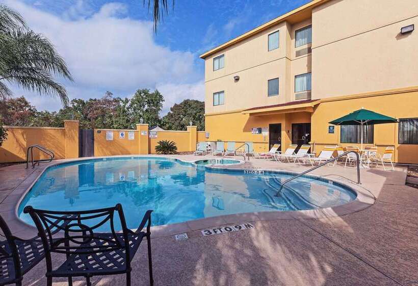 هتل La Quinta By Wyndham Pasadena
