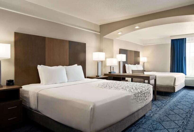 هتل La Quinta Inn And Suites By Wyndham At Watiki Waterpark