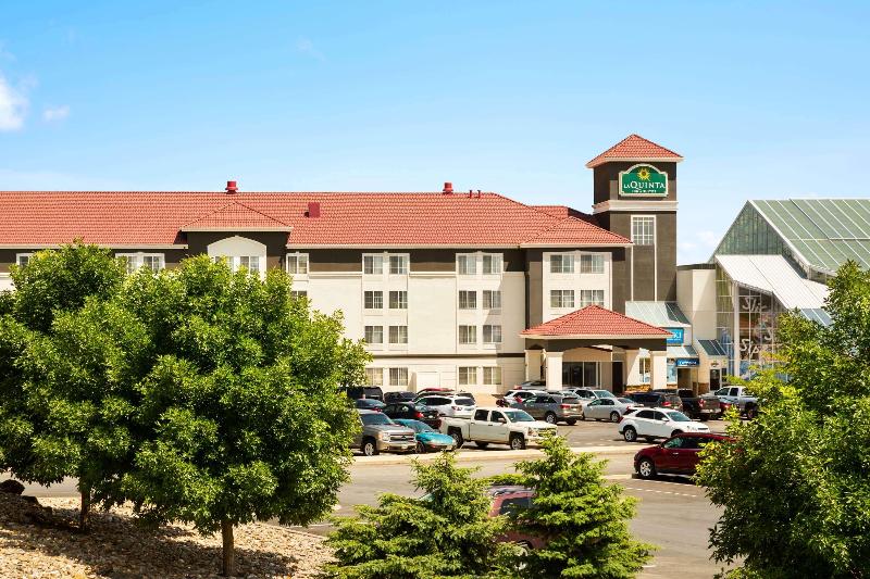 هتل La Quinta Inn And Suites By Wyndham At Watiki Waterpark