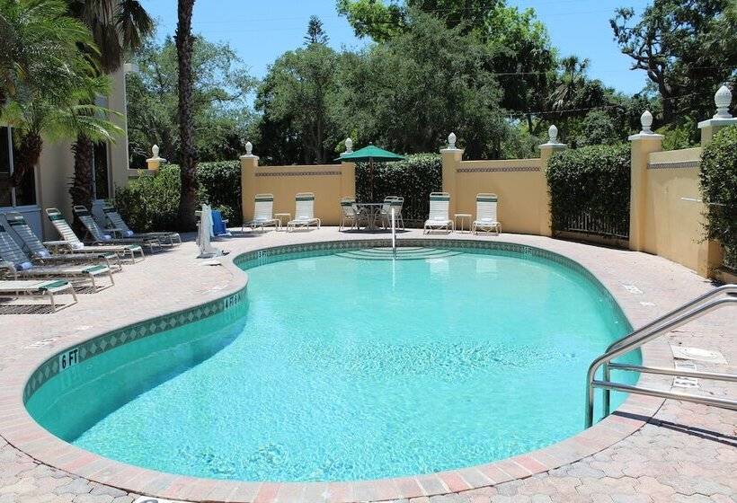 בית מלון כפרי La Quinta By Wyndham Sarasota Downtown