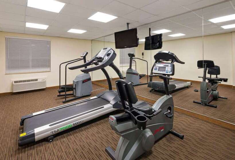 Отель La Quinta Inn & Suites By Wyndham Sawgrass