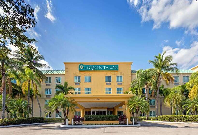 Отель La Quinta Inn & Suites By Wyndham Sawgrass
