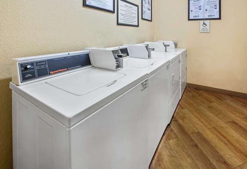 בית מלון כפרי La Quinta By Wyndham West Palm Beach Airport