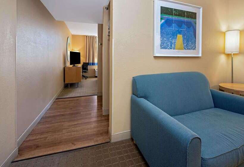 בית מלון כפרי La Quinta By Wyndham West Palm Beach Airport