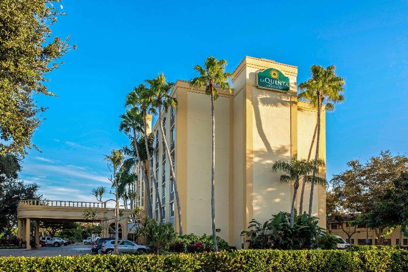 בית מלון כפרי La Quinta By Wyndham West Palm Beach Airport
