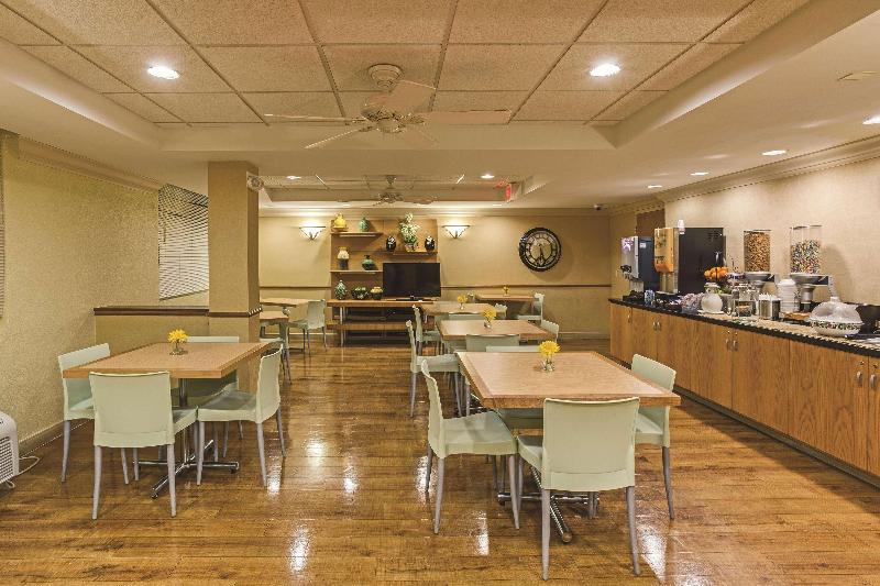 בית מלון כפרי La Quinta By Wyndham West Palm Beach Airport