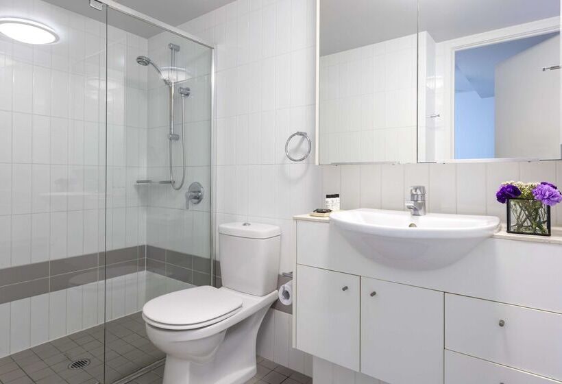 هتل Oaks Brisbane On Felix Suites