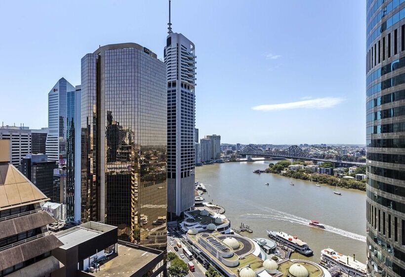 هتل Oaks Brisbane On Felix Suites