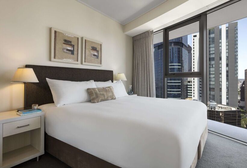 هتل Oaks Brisbane On Felix Suites