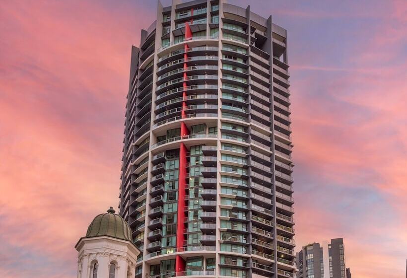 هتل Oaks Brisbane On Felix Suites