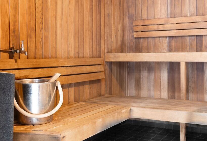 هتل Oaks Brisbane On Felix Suites