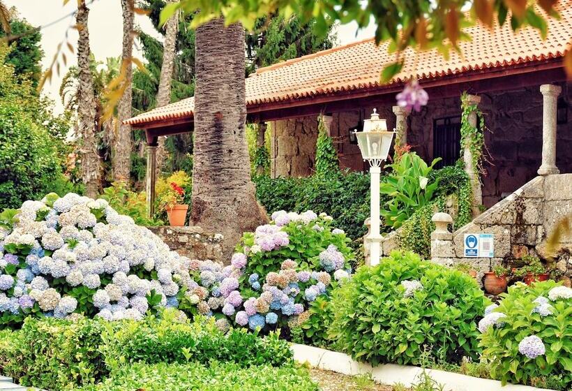 هتل Pazo Revel  & Resort