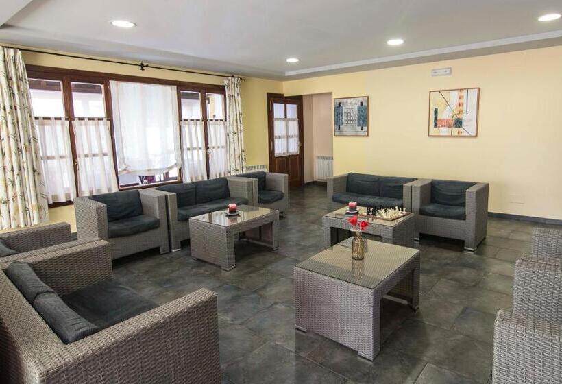 فندق Puerta Del Oriente