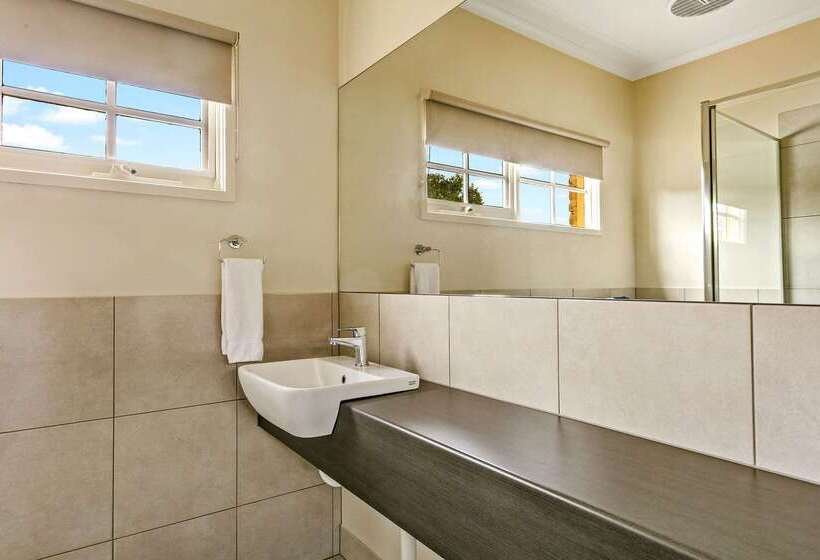 Отель Quality Inn Colonial