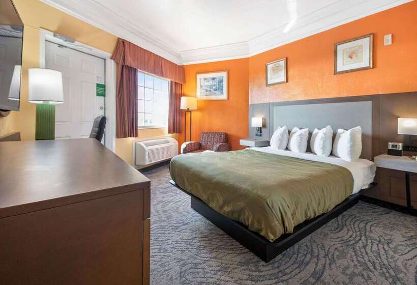 هتل Quality Inn & Suites Galveston   Beachfront