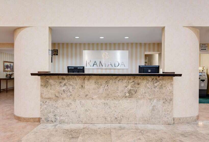 هتل Ramada By Wyndham Cleveland Airport West