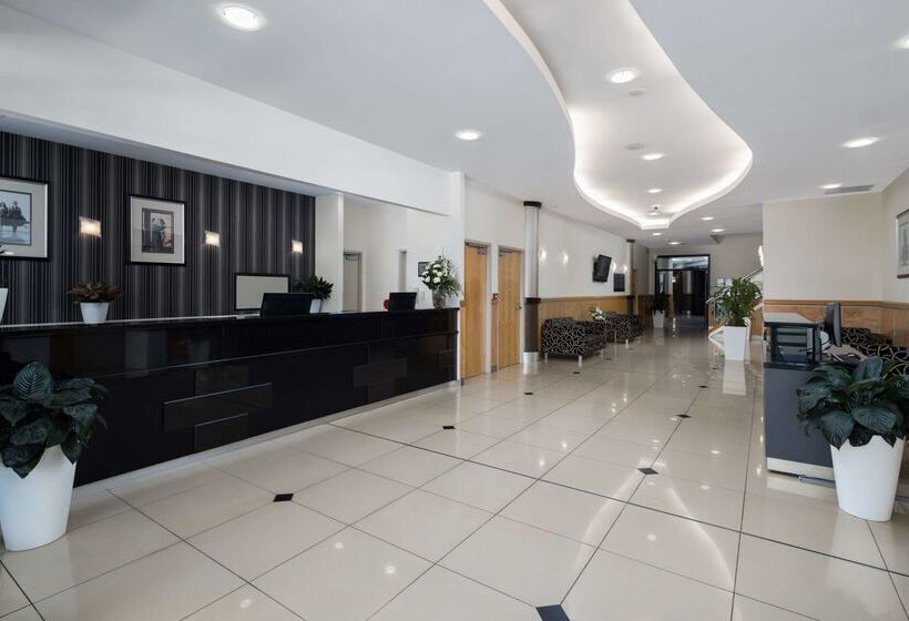 בית מלון כפרי Rydges Mackay Suites