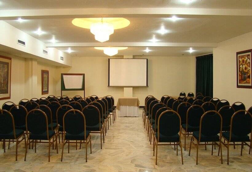 هتل San Fernando Real