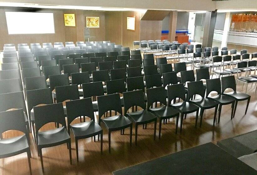 هتل San Fernando Real