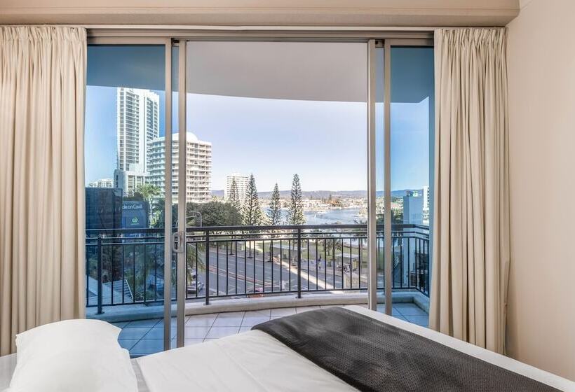 هتل Mantra Towers Of Chevron