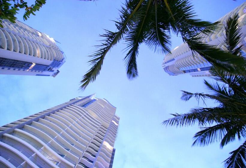 هتل Mantra Towers Of Chevron