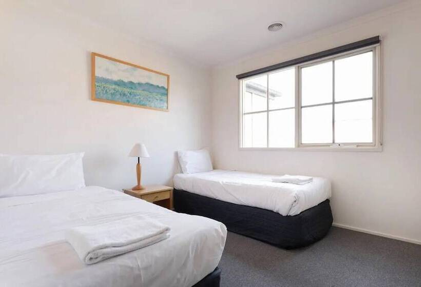 Lamplighter Motel