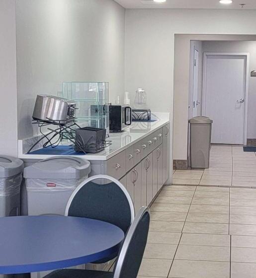 Microtel Inn & Suites By Wyndham Gardendale