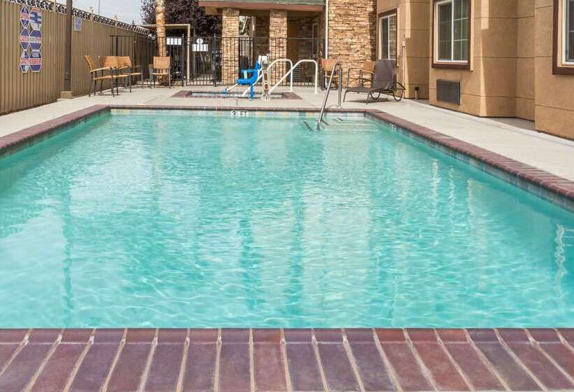 Microtel Inn & Suites By Wyndham Tracy