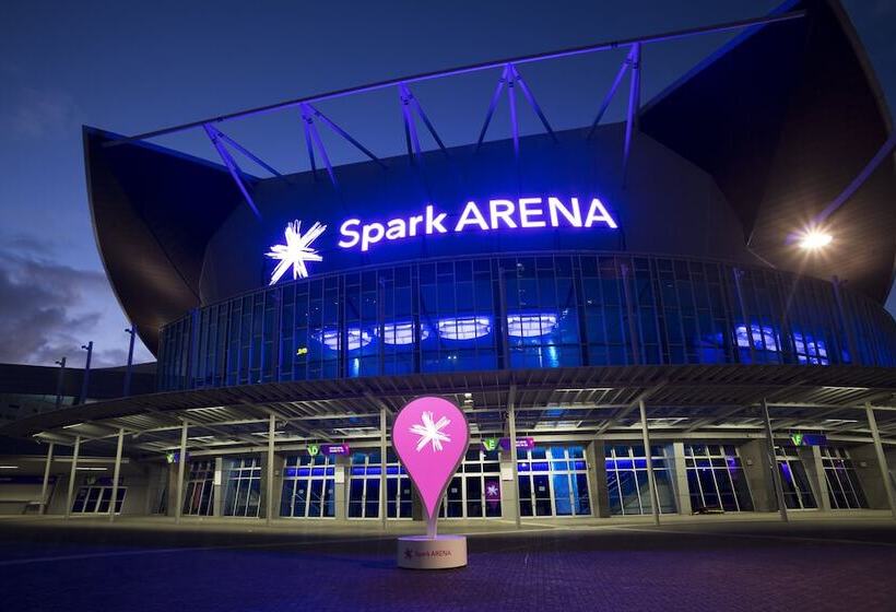 בית מלון כפרי Auckland Harbour Suites