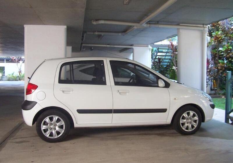 هتل Beachfront Apartments On Trinity Beach