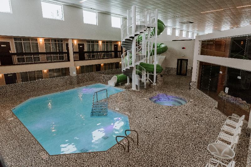 בית מלון כפרי Coast Nisku Inn & Conference Centre