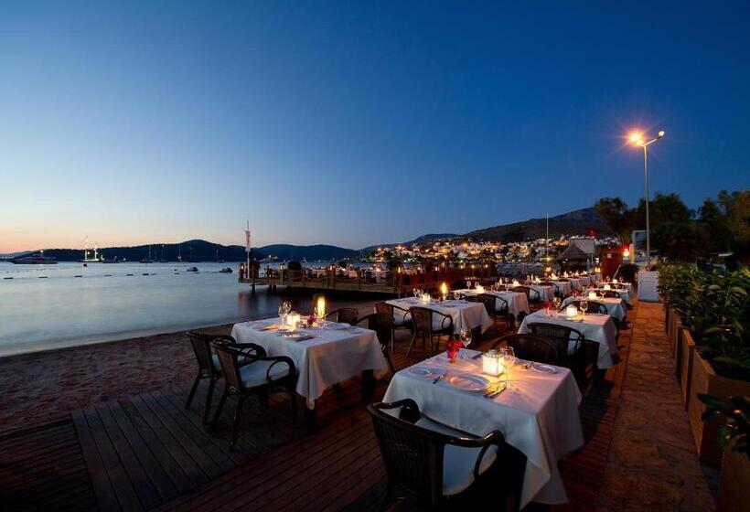 هتل Divan Bodrum Palmira
