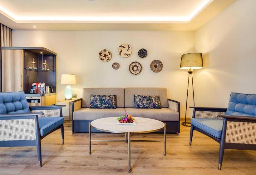 هتل Divan Bodrum Palmira
