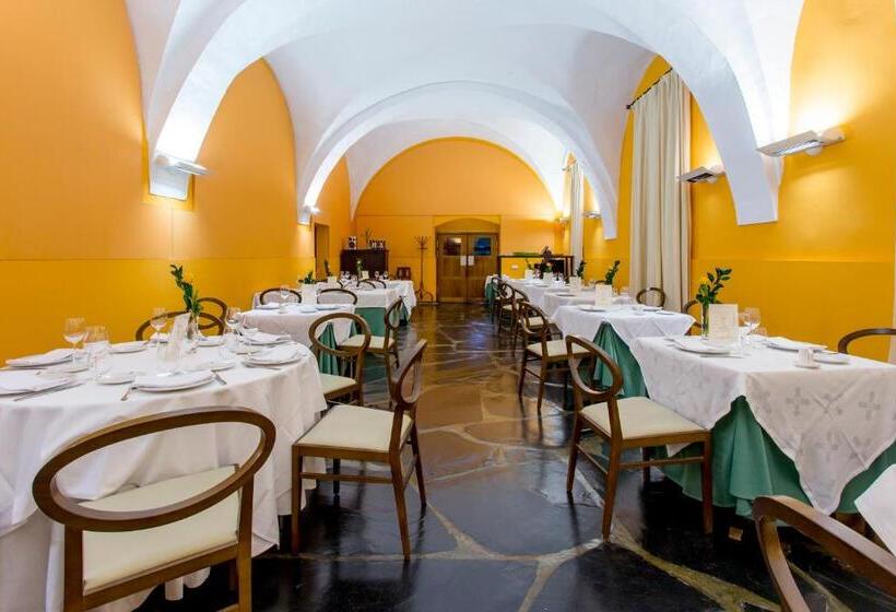 فندق Hospedería Conventual De Alcántara