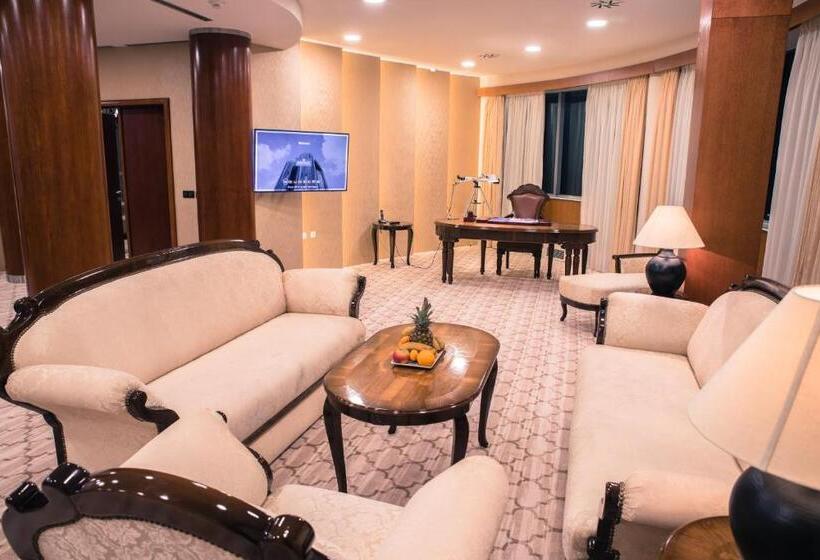 בית מלון כפרי Radon Plaza