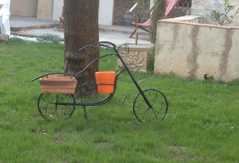 مبيت وإفطار L'abri Du Poète