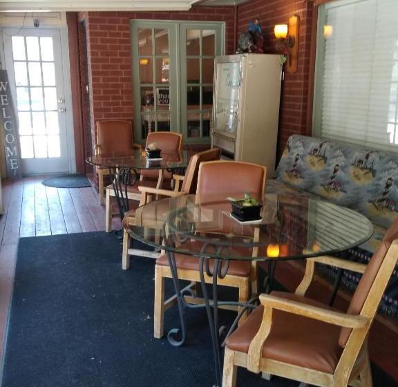 מוטל The Charin Inn