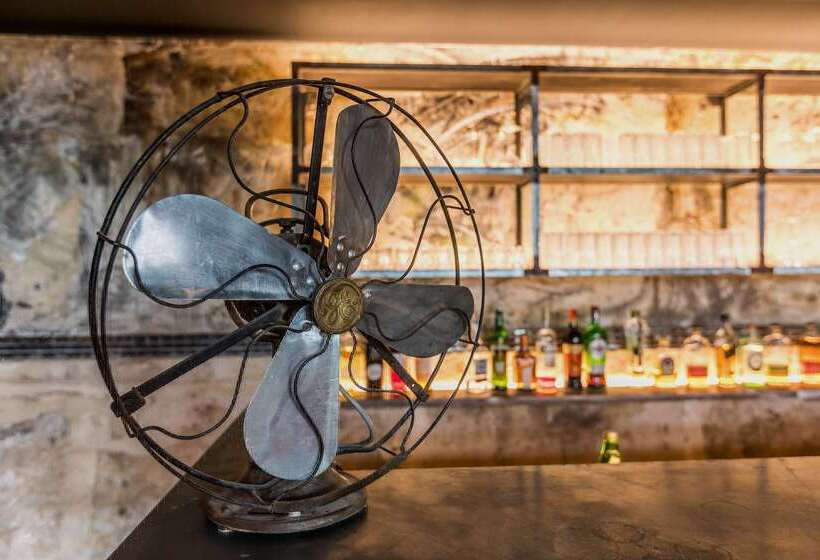 Kube Hotel Paris