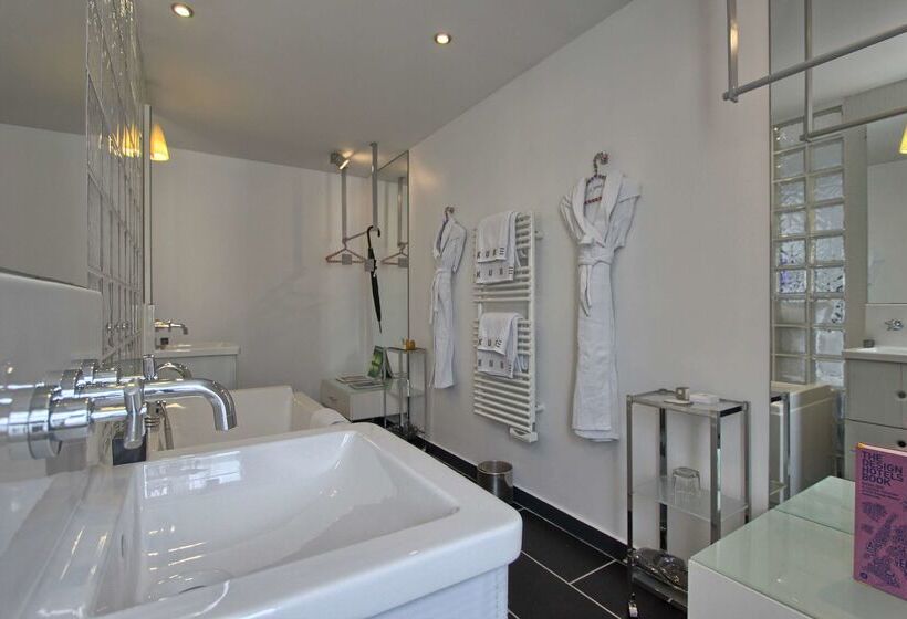 Kube Hotel Paris