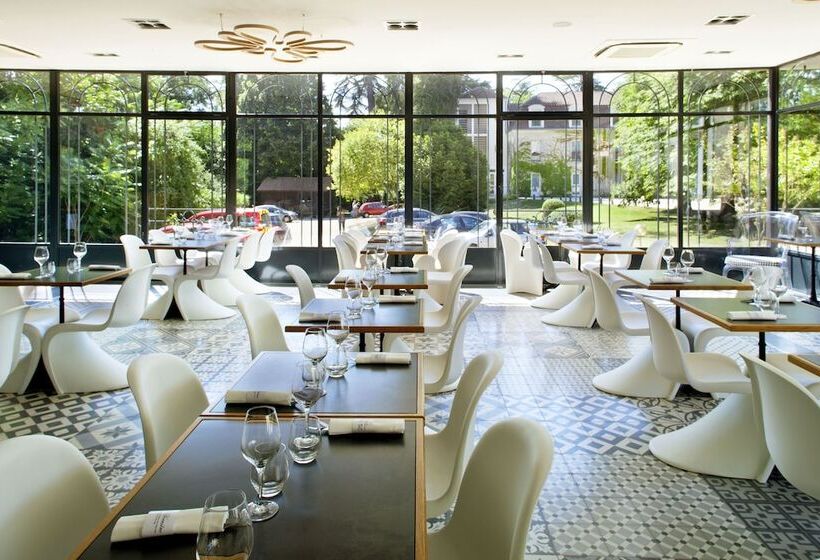 酒店 L Orangerie Du Chateau Des Reynats