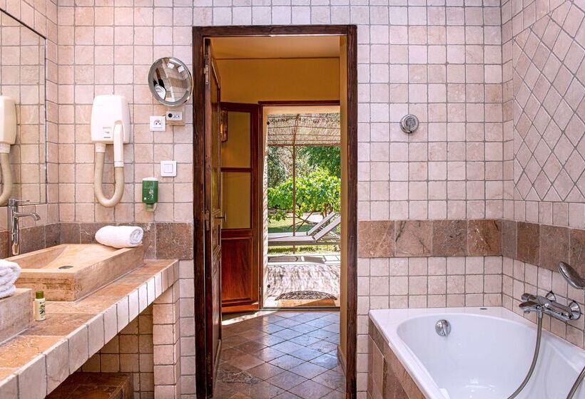 Hotel La Bastide Du Calalou; Bw Signature Collection