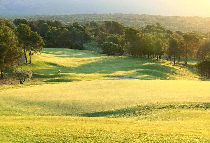 هتل Domaine De Saint Endréol Golf & Spa Resort