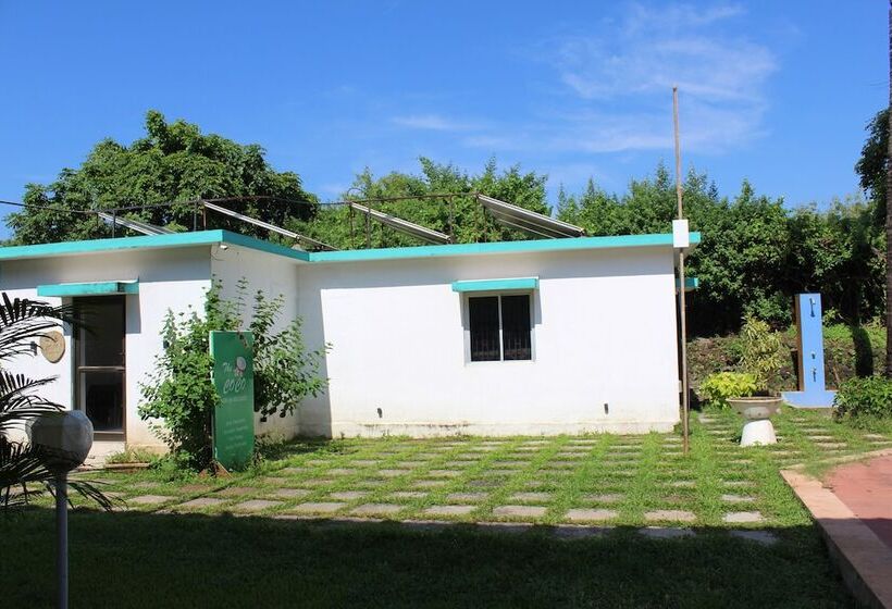 هتل Longuinhos Beach Resort