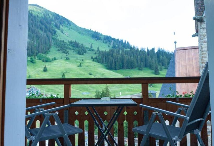 ホテル Madrisajoch