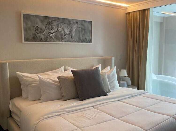 ホテル Residence L´ Heritage Tennyson By Bluebay