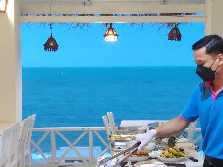 هتل Sand Sea Beach Resort