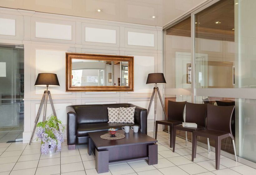 ホテル The Originals City, Hôtel Colmar Gare