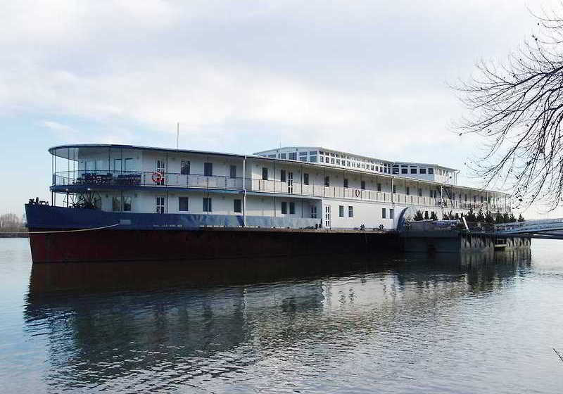 Aquamarina Boathotel
