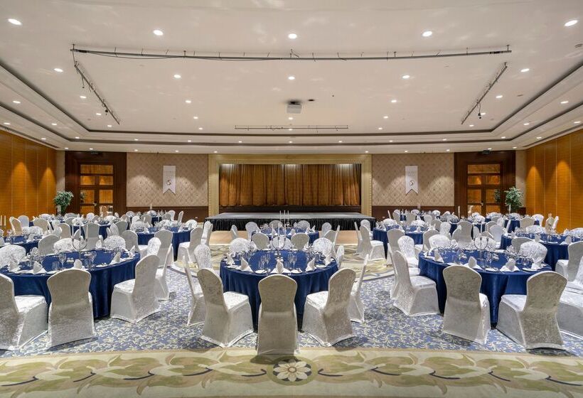 Calista Luxury Resort
