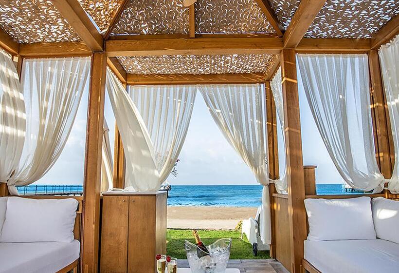 Calista Luxury Resort